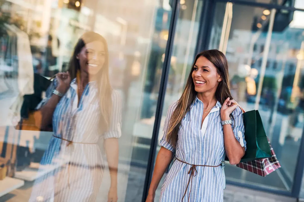 Neurovisual merchandising en retail: diseño de rutas visuales que guían la atención del cliente