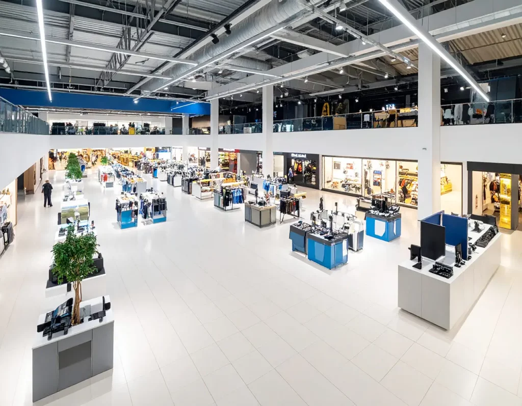 Aerial view of a store based on frictionless retail principles, with a single path and efficient flow